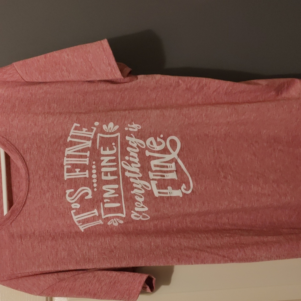 2xl red t-shirt.